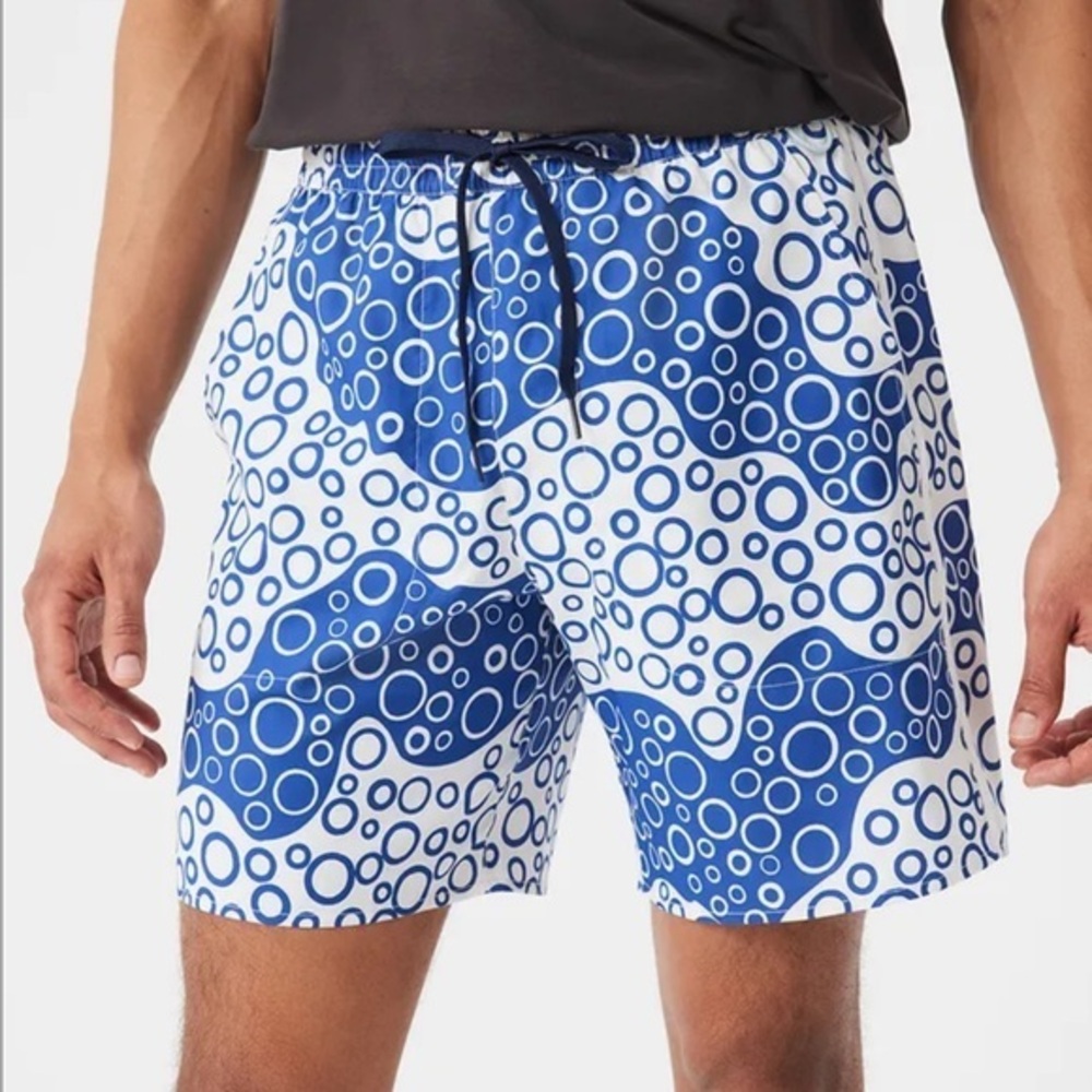 Outdoor voices 7” bubble print solar cool swim short, size small